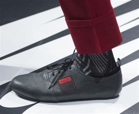 scarpe prada alte nere uomo|Scarpe sportive da uomo di Prada .